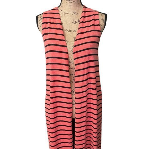 LuLaRoe Joy Vest‎ - Picture 2 of 5